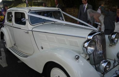 vintage-cars-weddings-stroud-gloucestershire-in-the-cotswolds-best-days