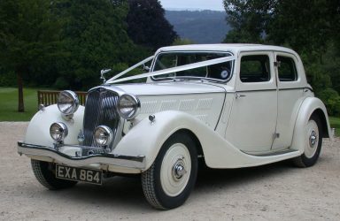 vintage-cars-weddings-stroud-gloucestershire-in-the-cotswolds01